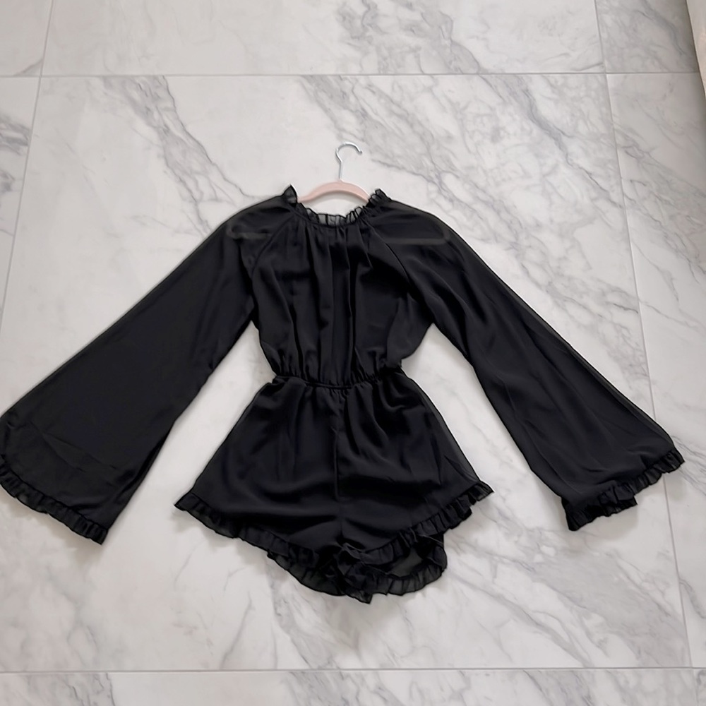 Pretty Little Thing Butterfly Sleeve Romper